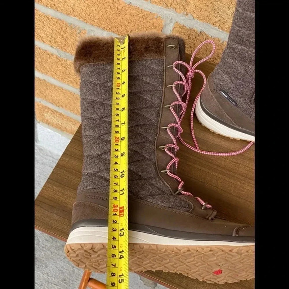 Salomon tall fur boots size 7.5 - Picture 12 of 12